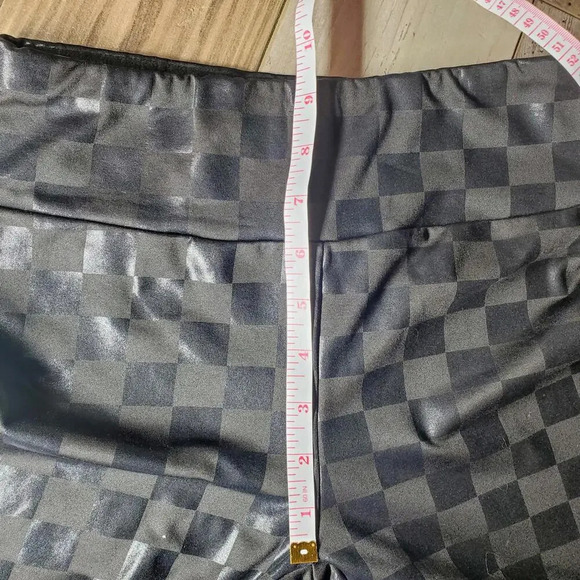 No Boundaries Black Checkered Stretchy Leggings Juniors Size Small 3-5 - Picture 9 of 12